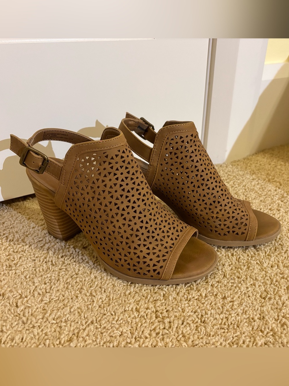 Universal Thread Open-Toe Laser-Cut Block Heel Sandals - Brown
